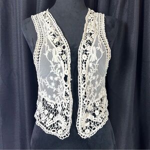 Women’s Cropped Crochet Cream Boho Bohemian Hippie Festival  Whimsical Vest t17